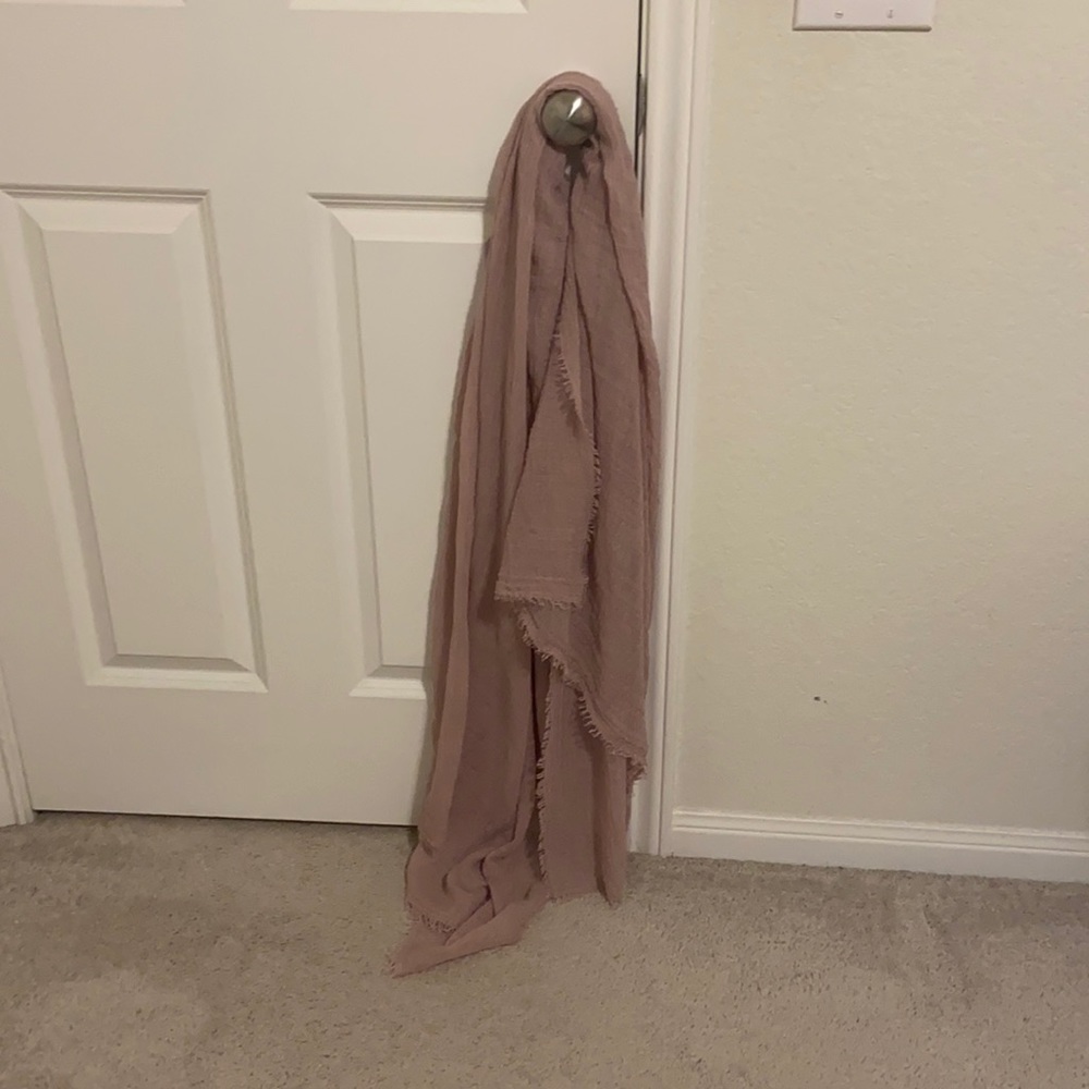 Light purple crinkle hijab